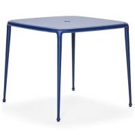 Woodard Windsor Commercial Dining Table featuring a historic design by Site Li and durable outdoor construction for a professional commercial setting.