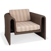Em lounge chair