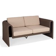 Em loveseat